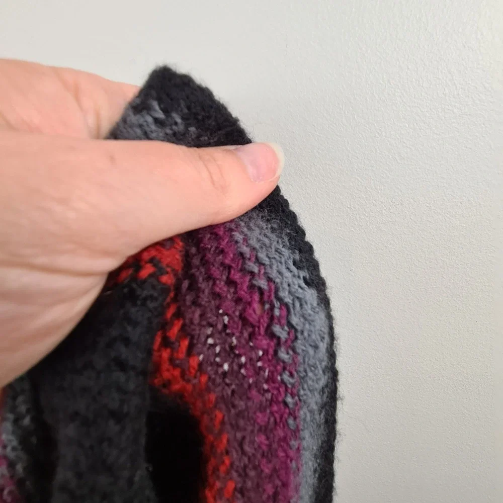 Banana Republic 100% Wool Striped Knit Scarf Black Red Grey Fringe FLAW READ